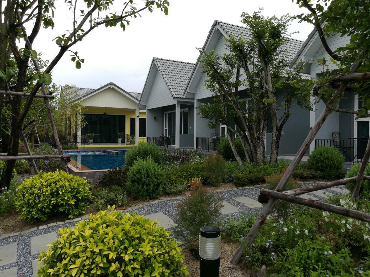 Hotel Baan Phurit Khaoyai Pak Chong Exterior foto